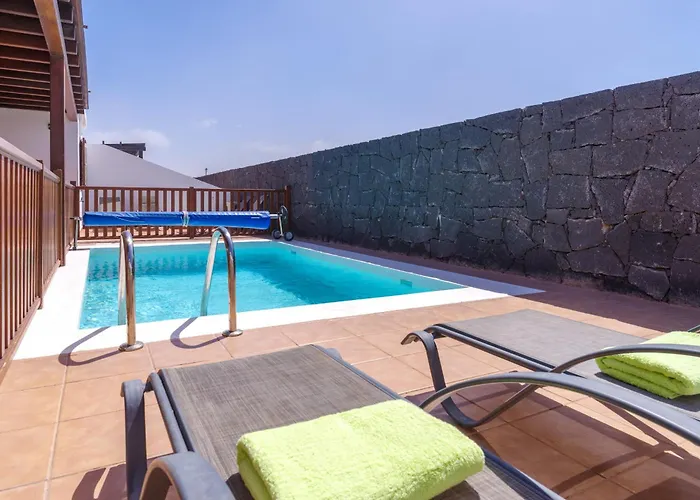 234 - Reinosa By Now Ltd Villa Playa Blanca (Lanzarote)