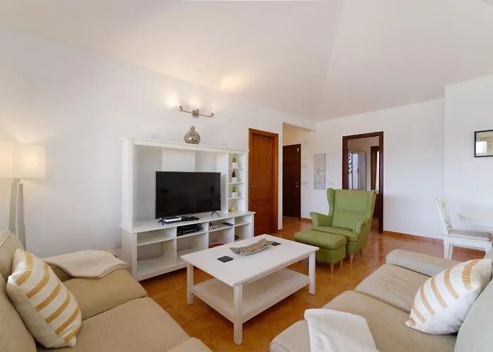 234 - Reinosa By Now Ltd Playa Blanca (Lanzarote)