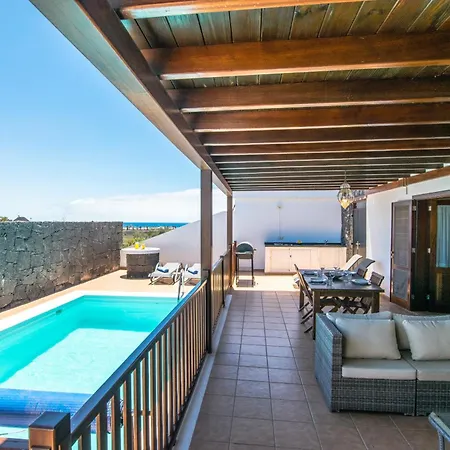 234 - Reinosa By Now Ltd Vila