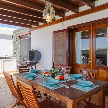 234 - Reinosa By Now Ltd * Playa Blanca