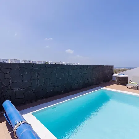 234 - Reinosa By Now Ltd * Playa Blanca