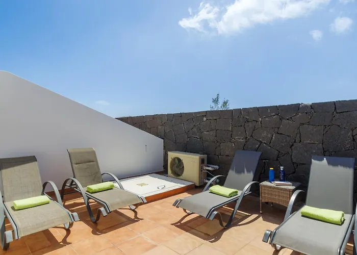 234 - Reinosa By Now Ltd Playa Blanca (Lanzarote)