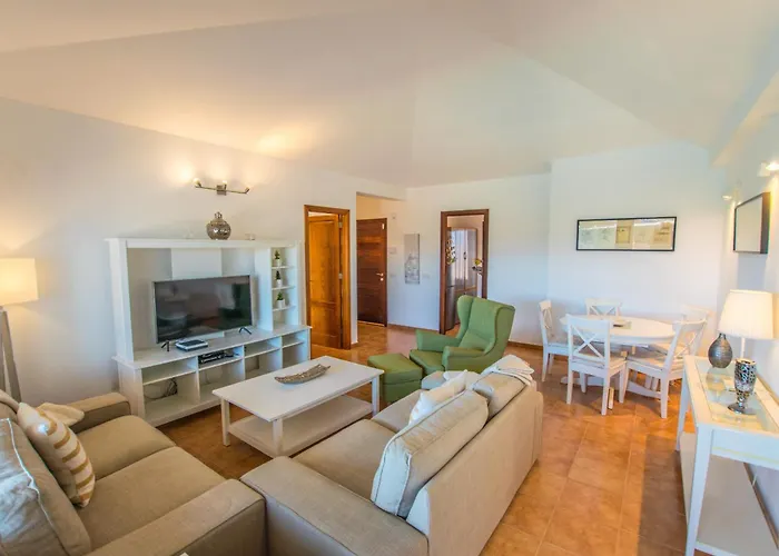 234 - Reinosa By Now Ltd * 普拉亚布兰卡